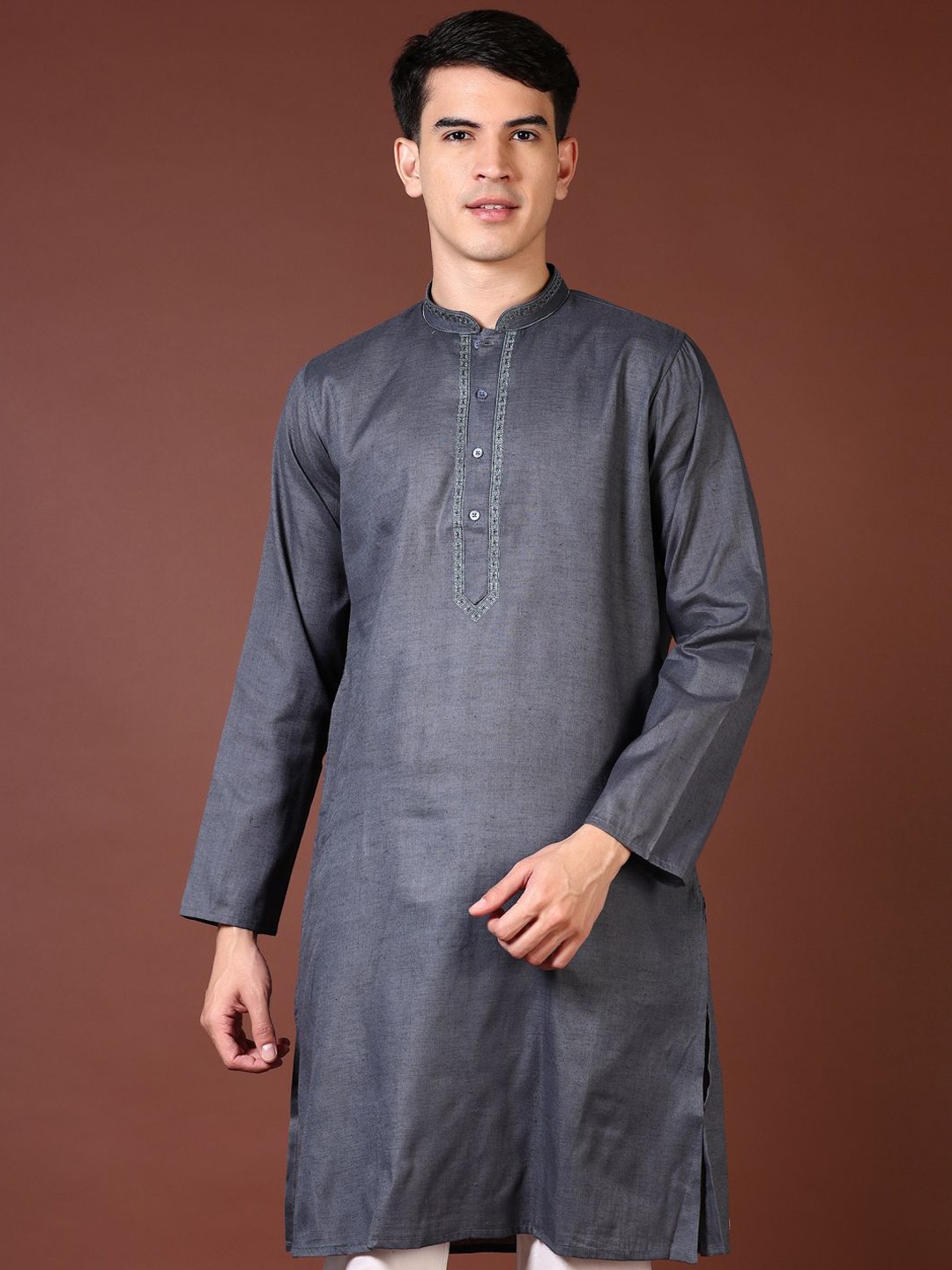 

V-Mart Mandarin Collar Regular Thread Work Machine Weave Straight Kurta, Grey
