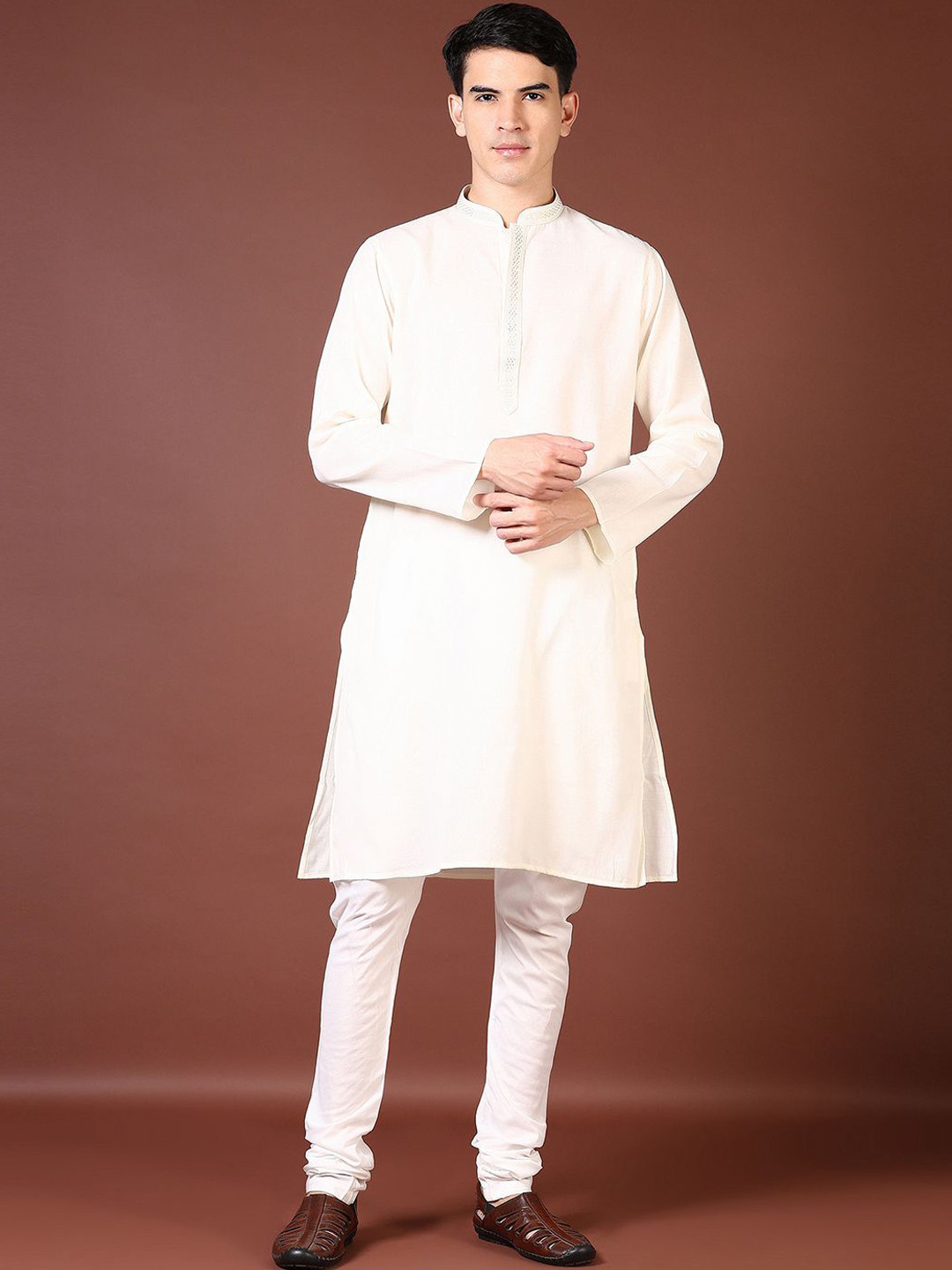 

V-Mart Mandarin Collar Regular Thread Work Machine Weave Straight Kurta, Cream