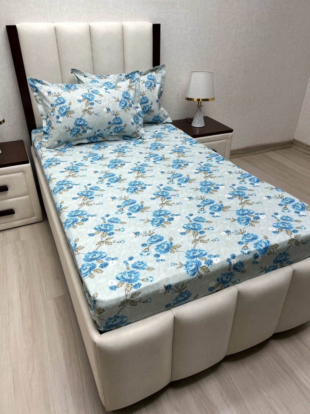 

Pure Decor Lounge Blue Floral Printed Pure Cotton 240 TC Single Bedsheet Set 2.36 x 1.73 m