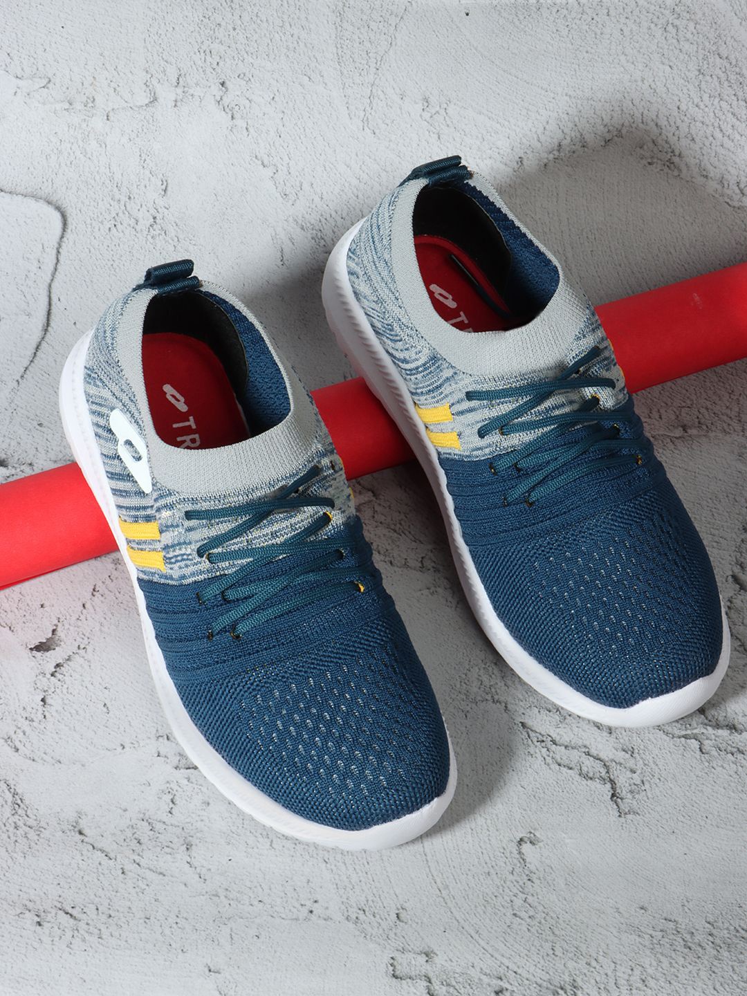 

TRASE Boys Knit Wits Running Shoes, Navy blue