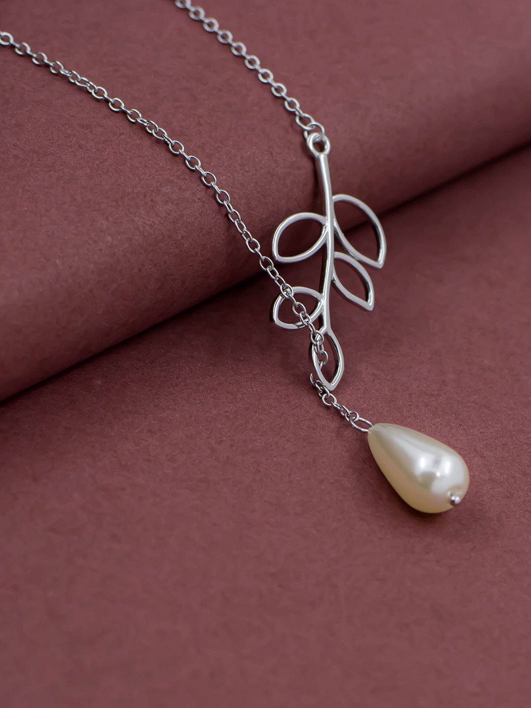 

SILMORA Silver-Plated Pearls Beaded Contemporary Pendant with Chain