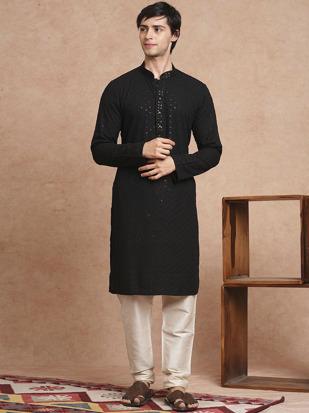 

SWAGG INDIA Geometric Embroidered Mandarin Collar Sequinned Straight Kurta, Black