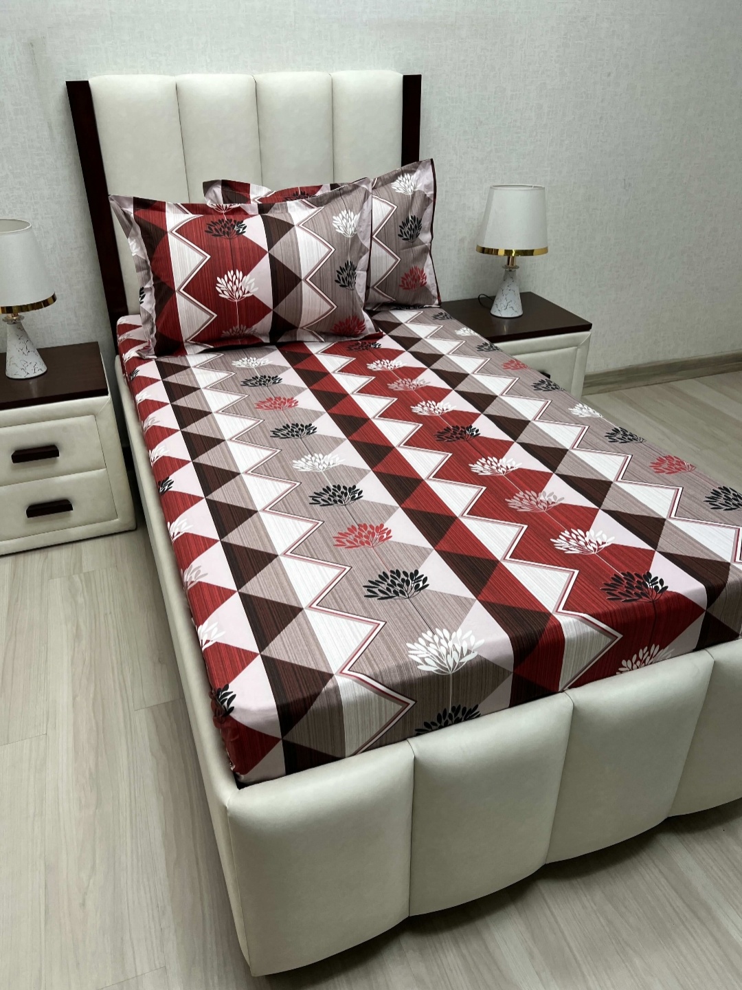 

Pure Decor Cotton Single Bed Size Bedsheet With 2 Pillow Covers 1.73m X 2.36m, Red