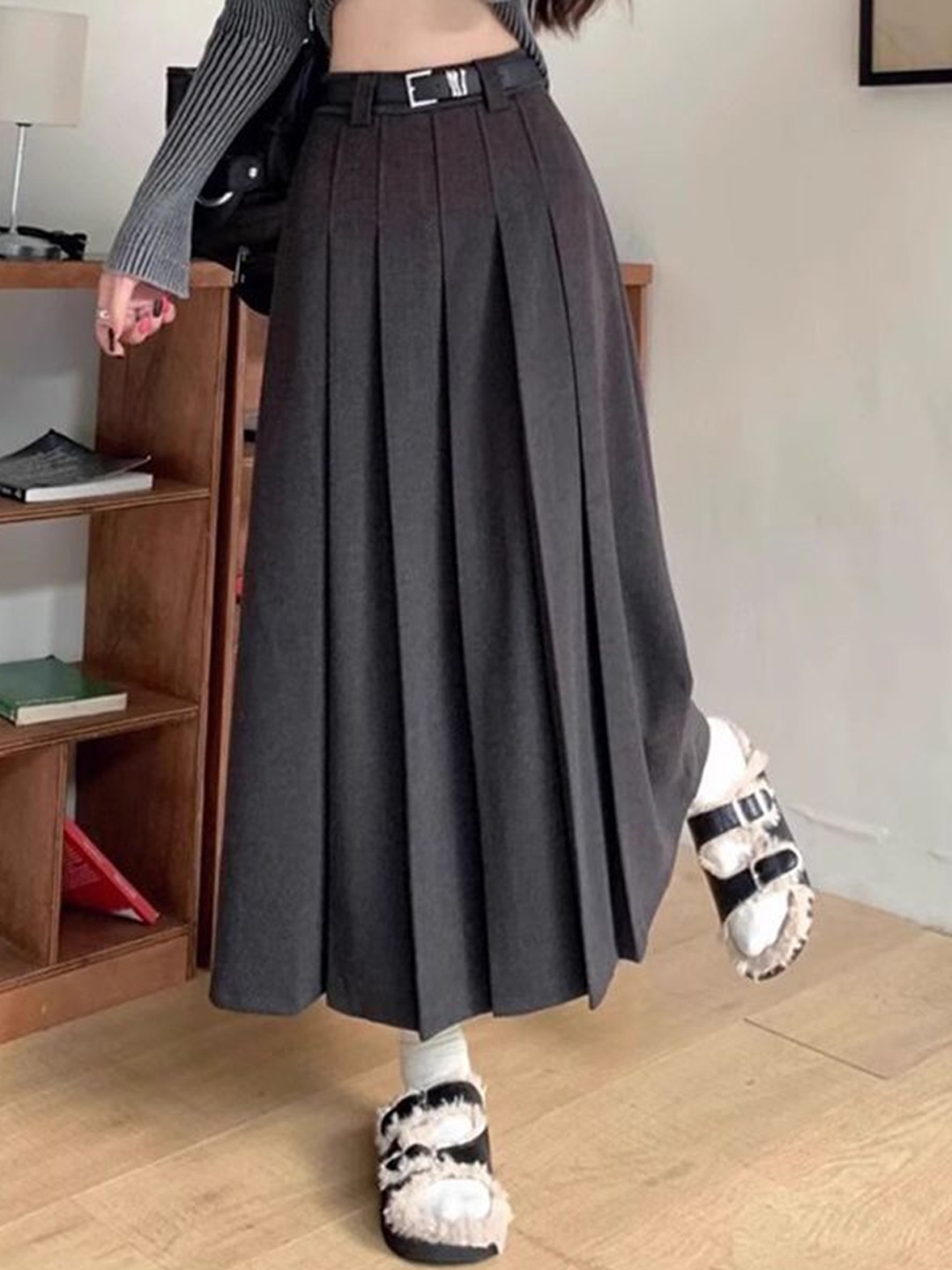 

StyleCast x Revolte Women Pleated A-Line Midi Skirt, Black