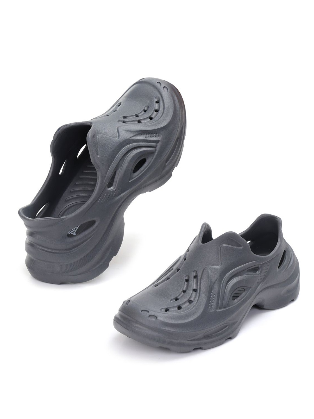 

The Roadster Lifestyle Co Men Self Designed Casual Clogs, Grey