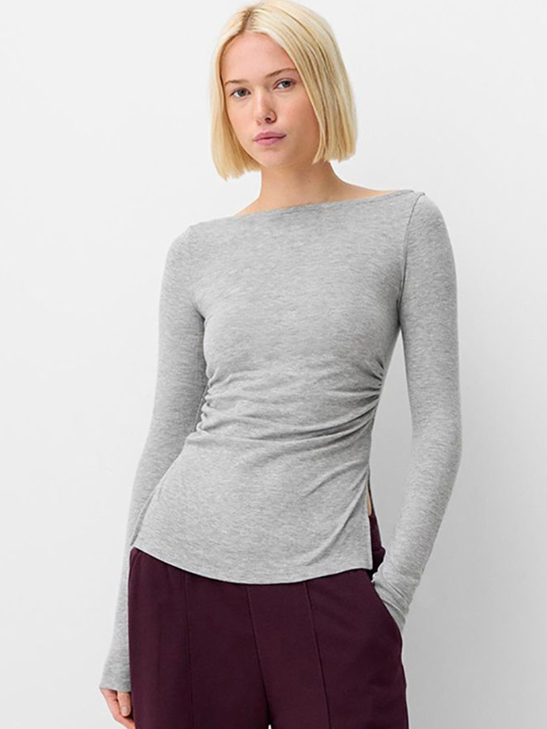 

StyleCast x Revolte Women Extended Sleeves Side Slit Fitted Top, Grey