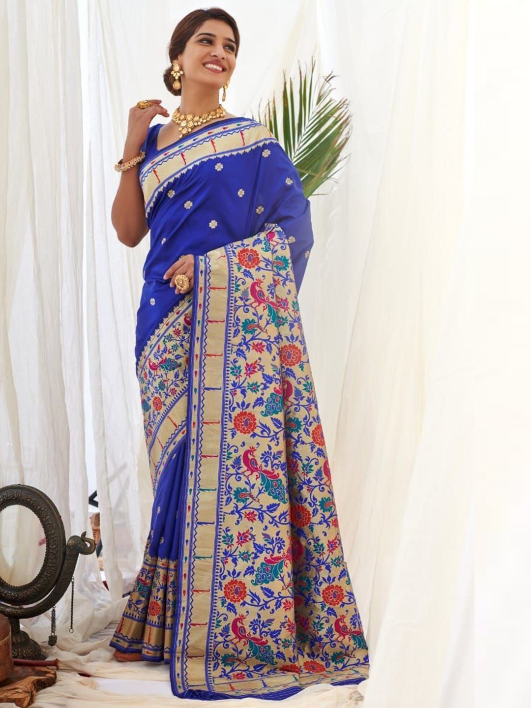 

THE WOMEN DECOR Woven Design Zari Paithani Saree, Blue