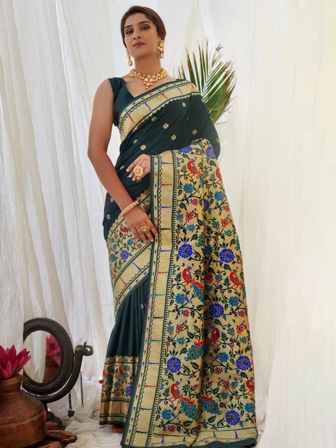 

THE WOMEN DECOR Ethnic Motifs Woven Design Paithani Saree, Green