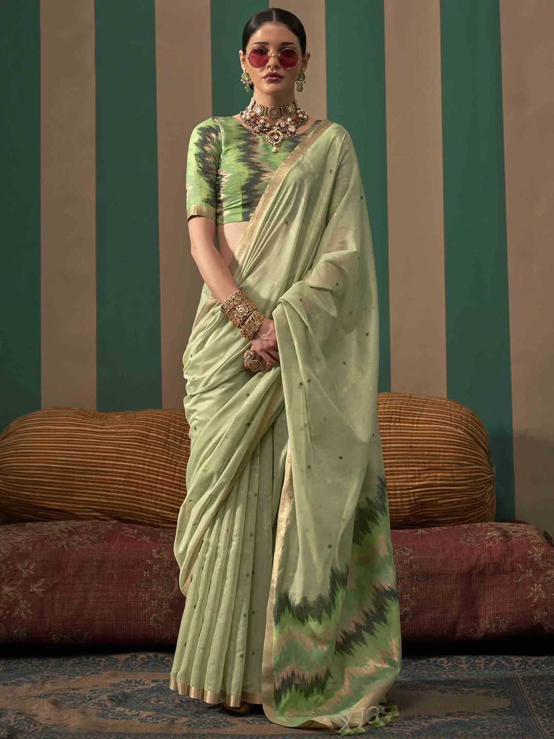 

KIMISHA Woven Design Zari Silk Blend Saree, Green