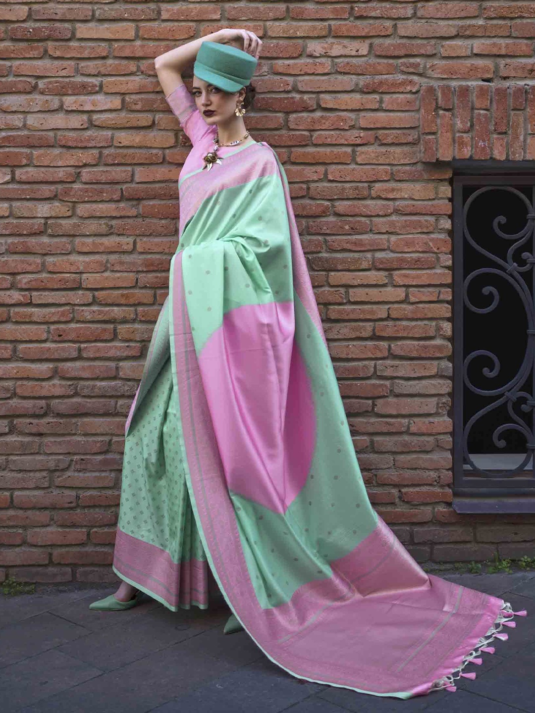 

KIMISHA Woven Design Zari Saree, Sea green