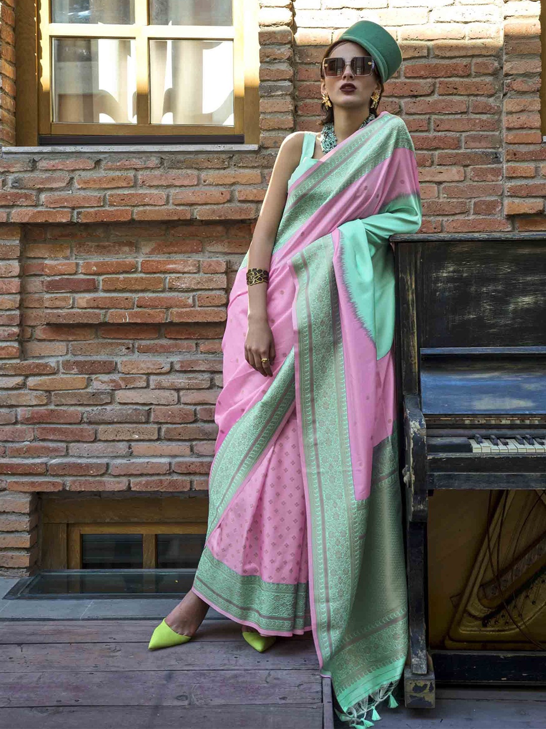 

KIMISHA Women Woven Design Zari Saree, Pink
