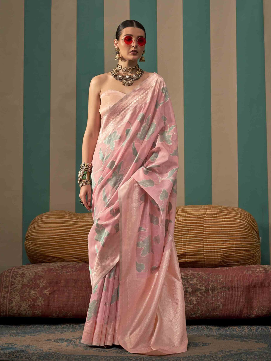 

KIMISHA Woven Design Zari Linen Blend Banarasi Saree, Pink