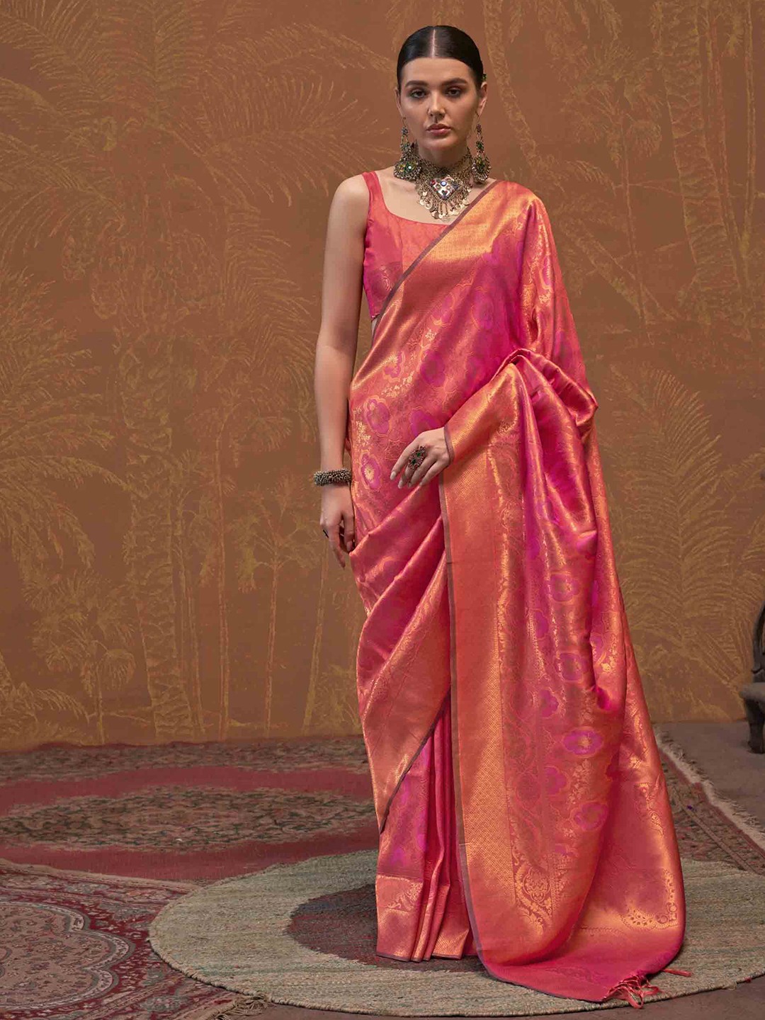 

KIMISHA Woven Design Handloom Saree, Pink