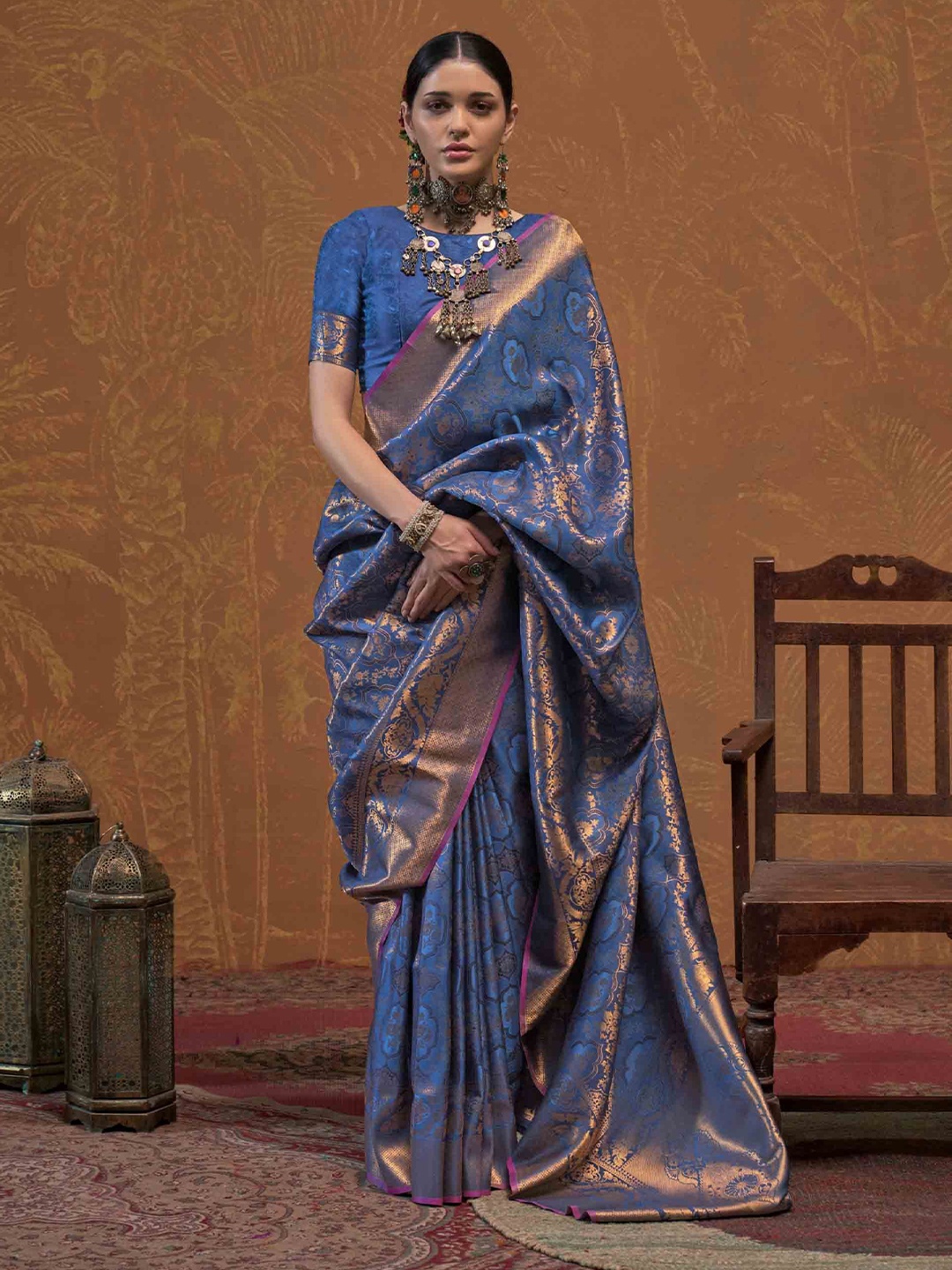 

KIMISHA Woven Design Zari Saree, Blue
