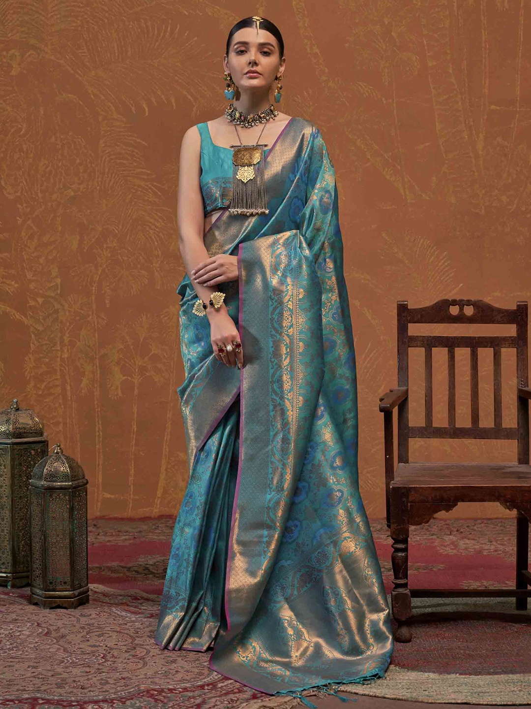 

KIMISHA Woven Design Zari Silk Blend Handloom Saree, Turquoise blue
