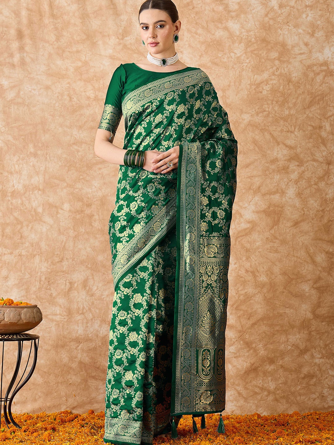 

HERE&NOW Woven Design Zari Fusion Banarasi Saree, Green