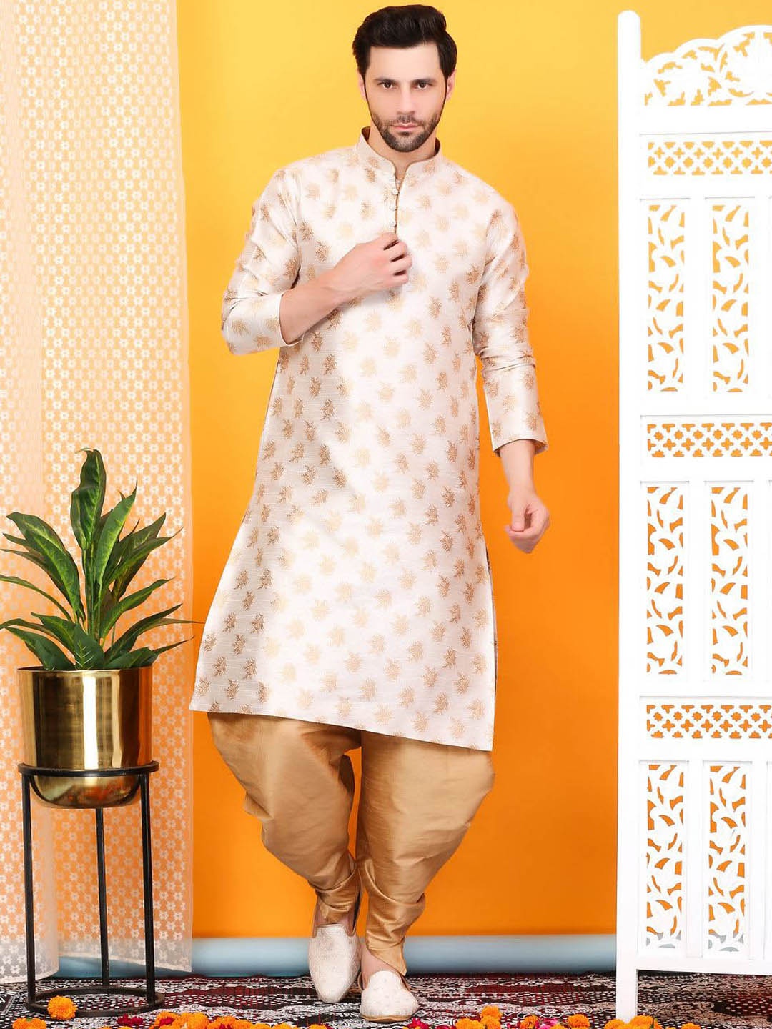 

Larwa Men Ethnic Motifs Woven Design Straight Kurta with Dhoti Pants, Cream