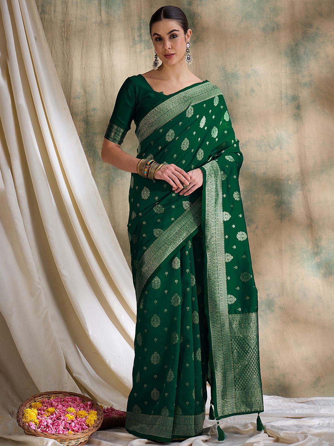 

HERE&NOW Ethnic Motifs Woven Design Fusion Banarasi Saree, Green