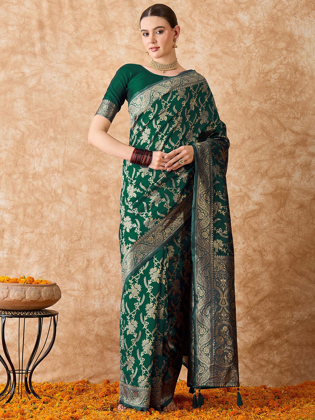 

HERE&NOW Woven Design Zari Banarasi Saree, Green