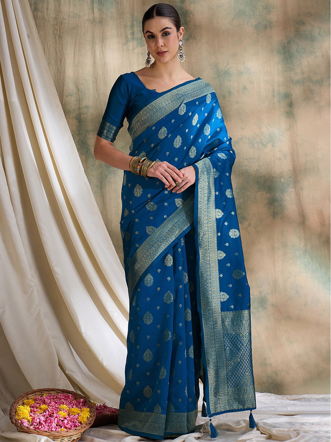 

HERE&NOW Embellished Beads and Stones Banarasi Saree, Blue