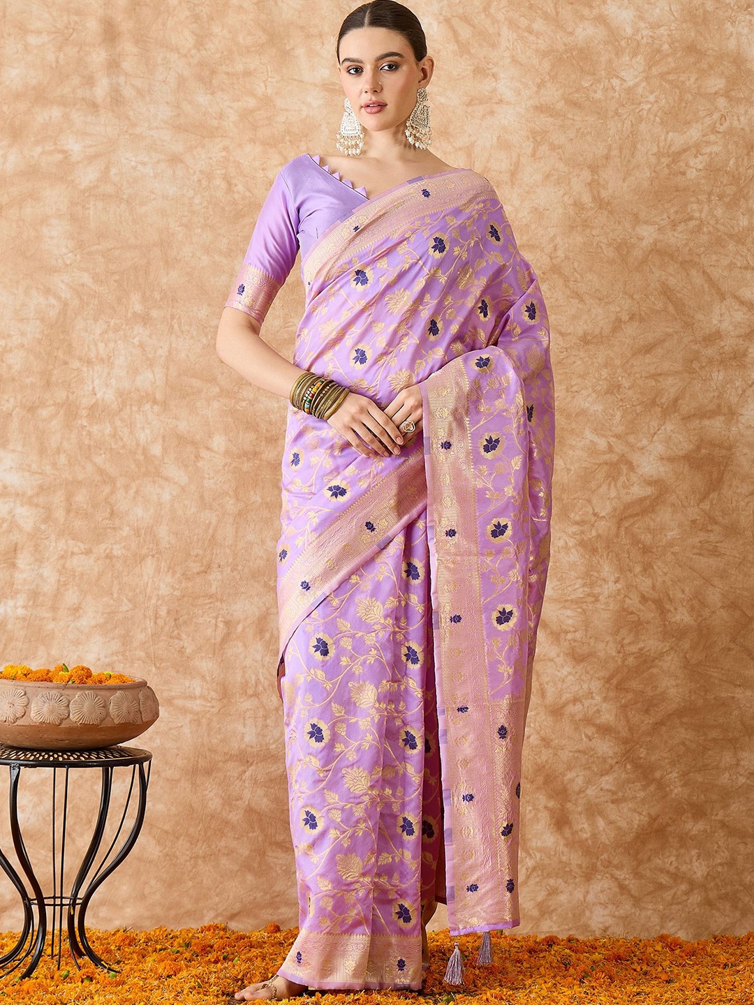 

HERE&NOW Woven Design Zari Silk Blend Fusion Banarasi Saree, Lavender