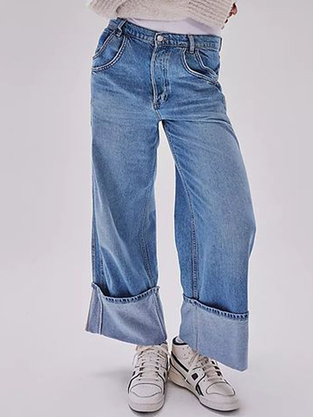 

LULU & SKY Women Straight Fit High-Rise Light Fade Jeans, Blue