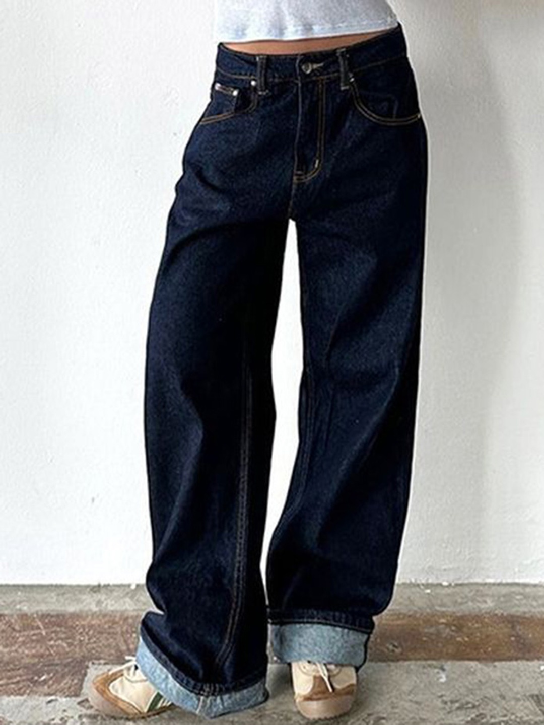 

LULU & SKY Women Relaxed Fit Low-waisted Jeans, Blue