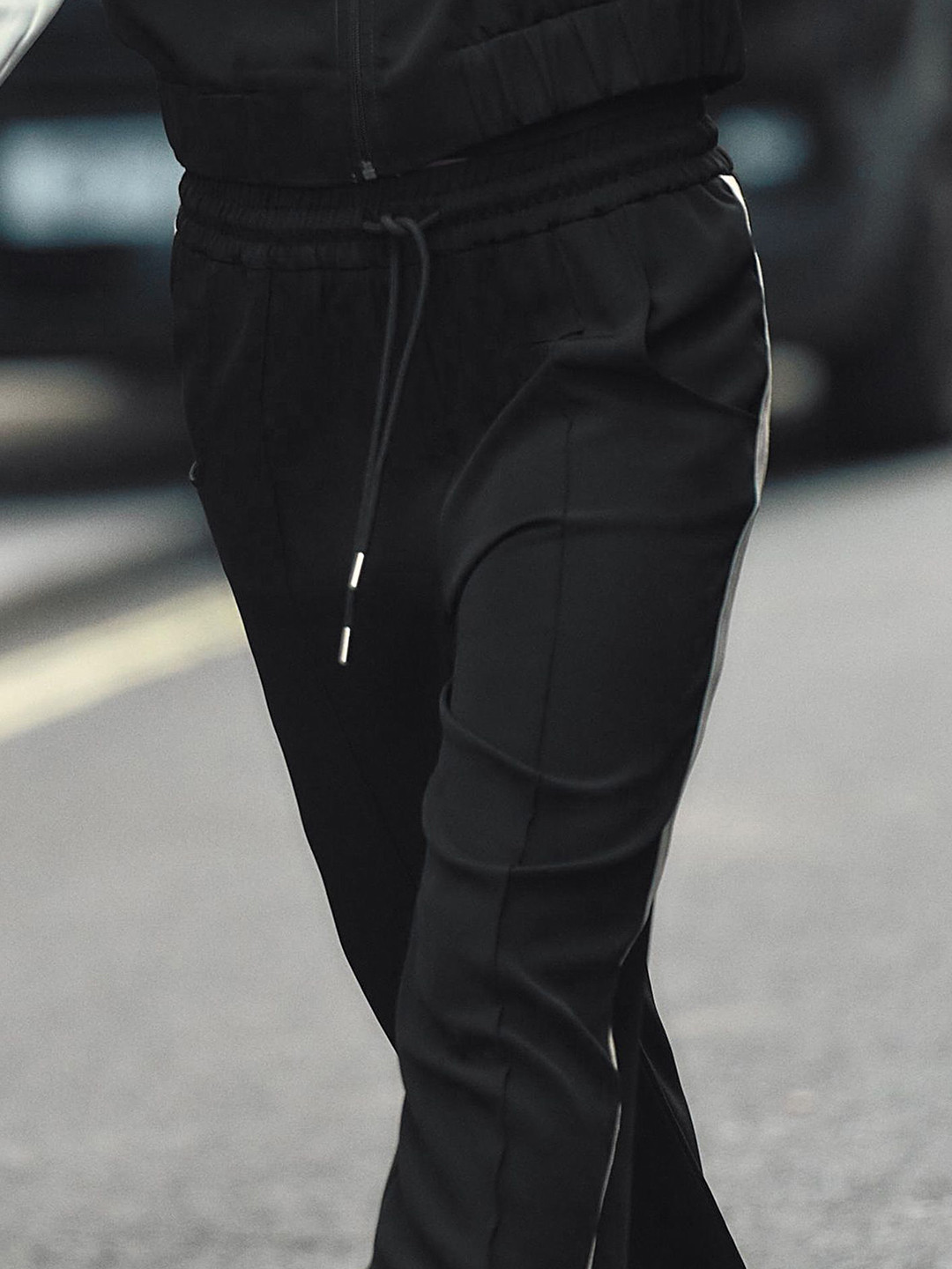 

LULU & SKY Women Straight Fit High-Rise Joggers, Black