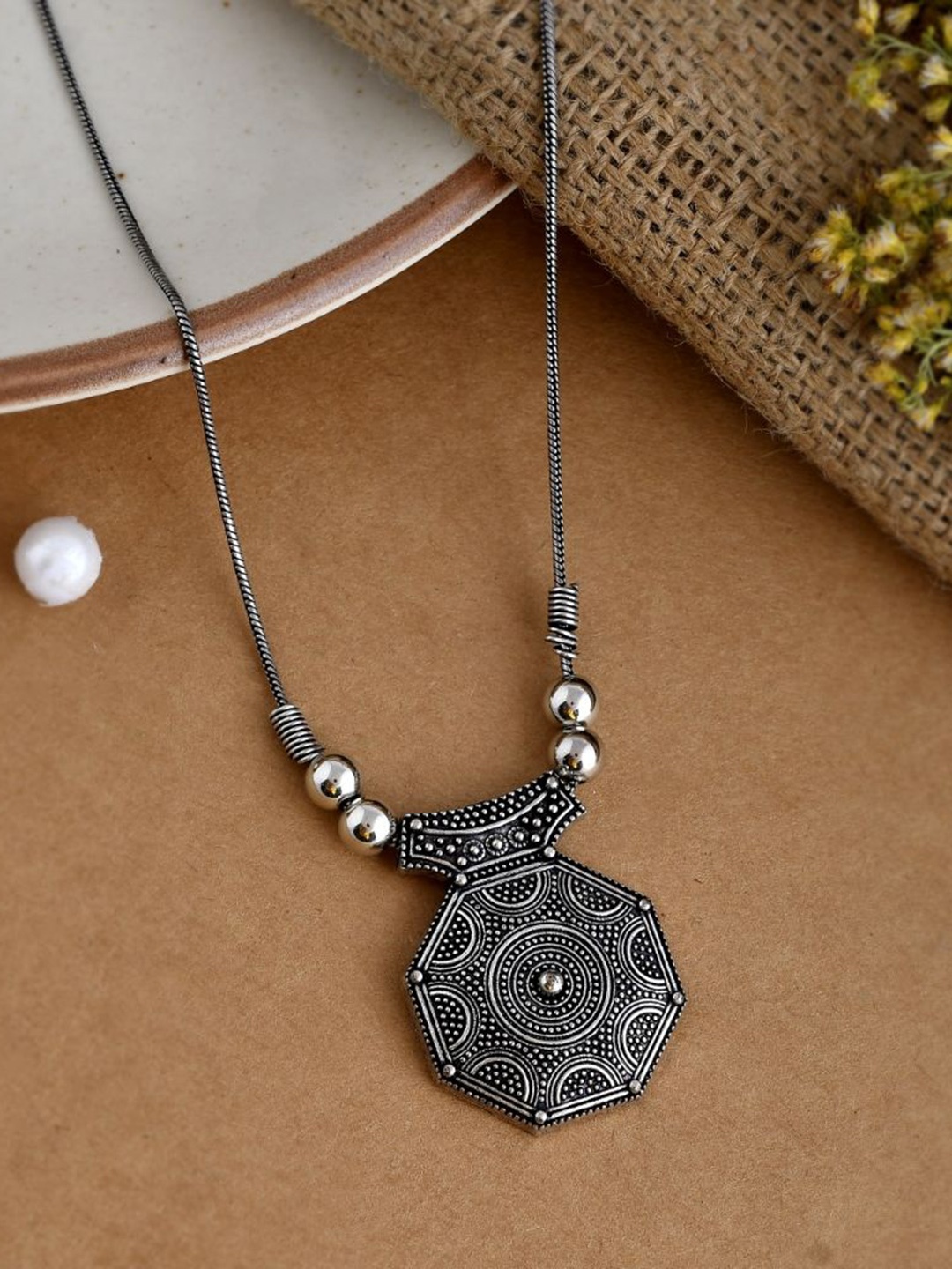 

NAMAN ARTS Silver-Plated Oxidised Necklace