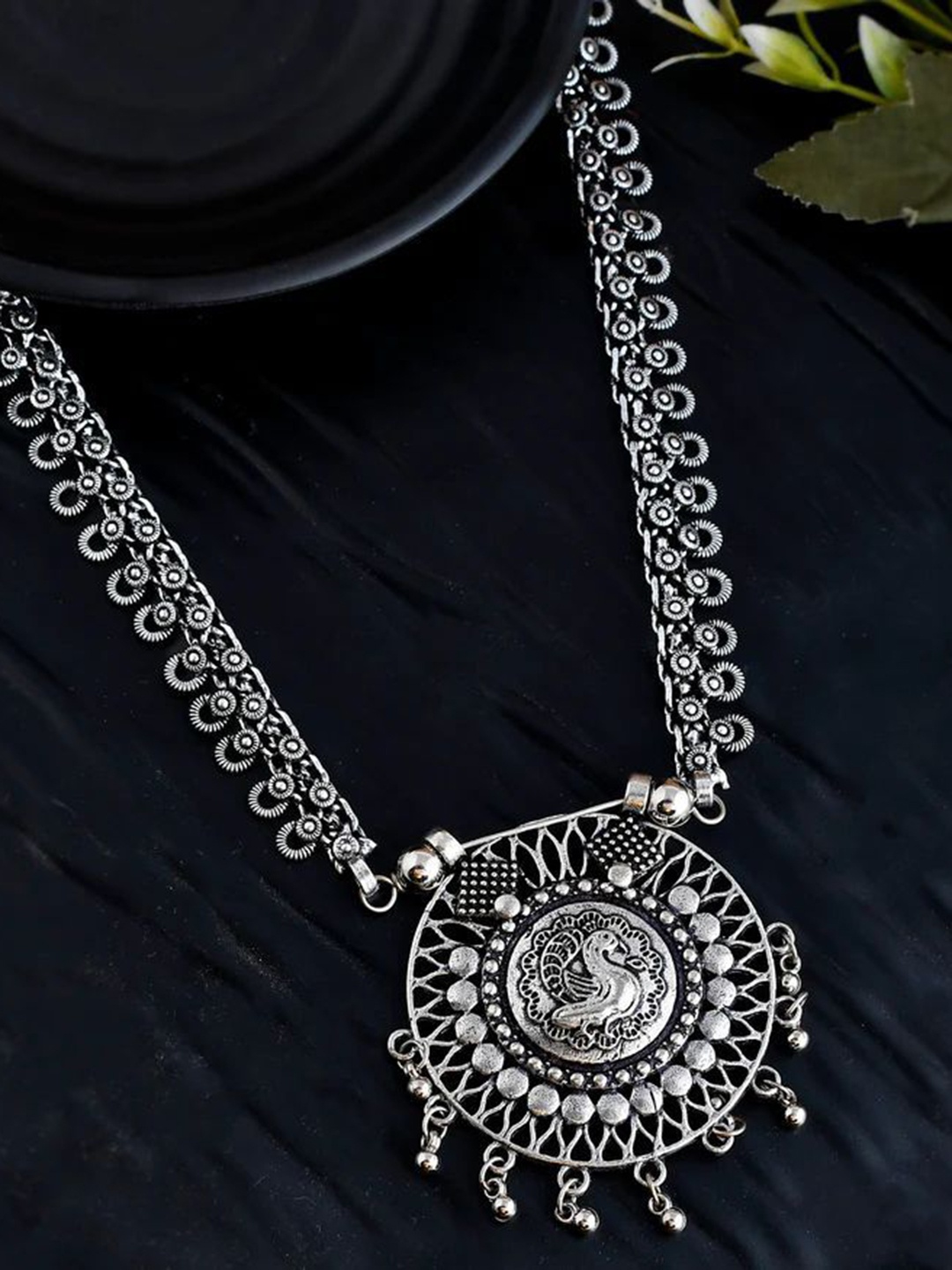 

NAMAN ARTS Silver-Plated Oxidised Necklace
