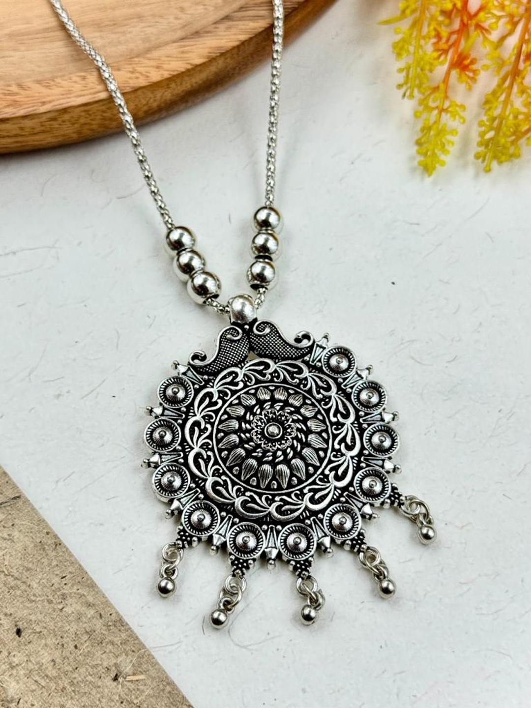 

NAMAN ARTS Silver Plated Oxidized Chain Pendent