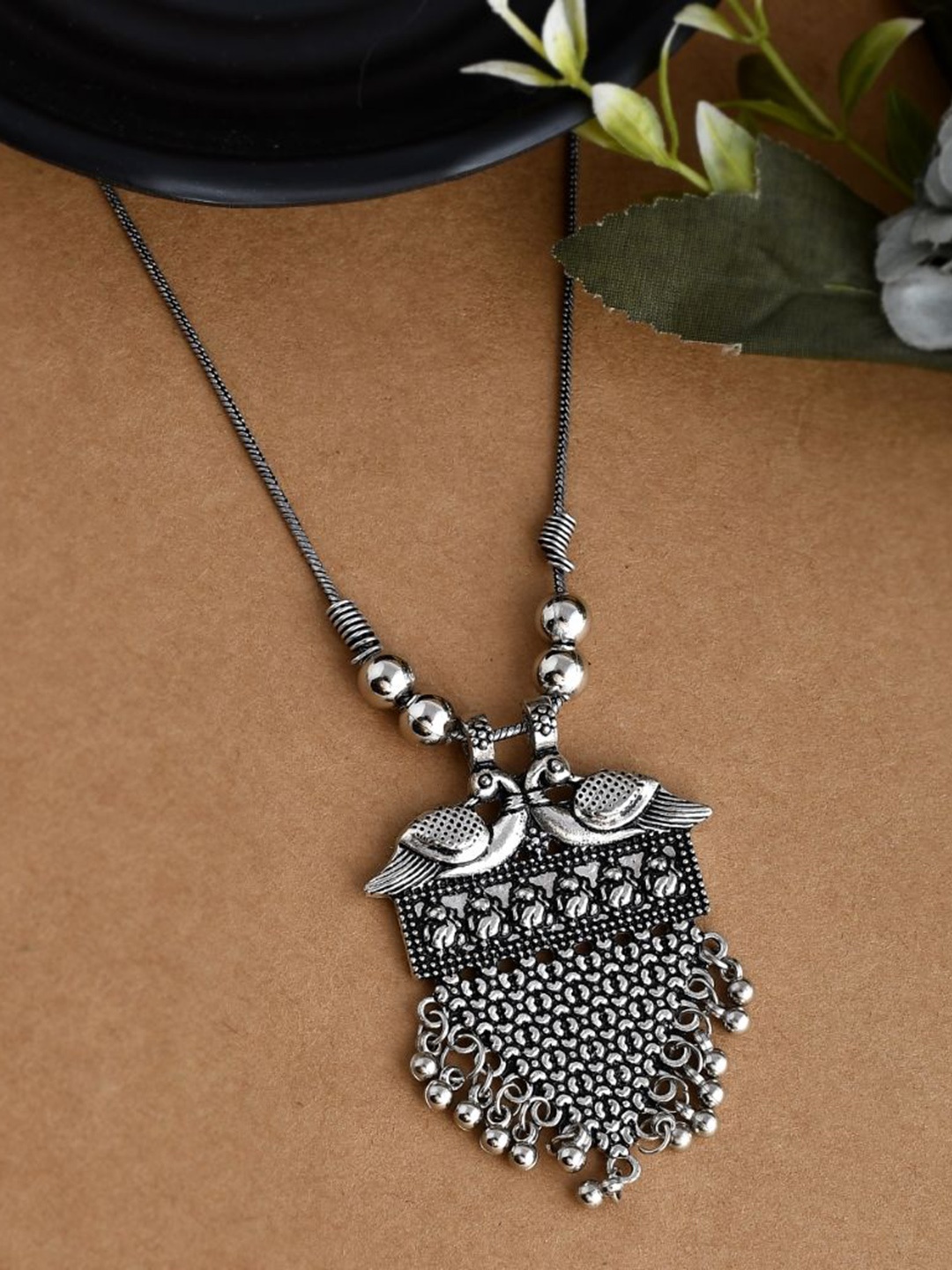 

NAMAN ARTS Silver-Plated Oxidized Adjustable Necklace