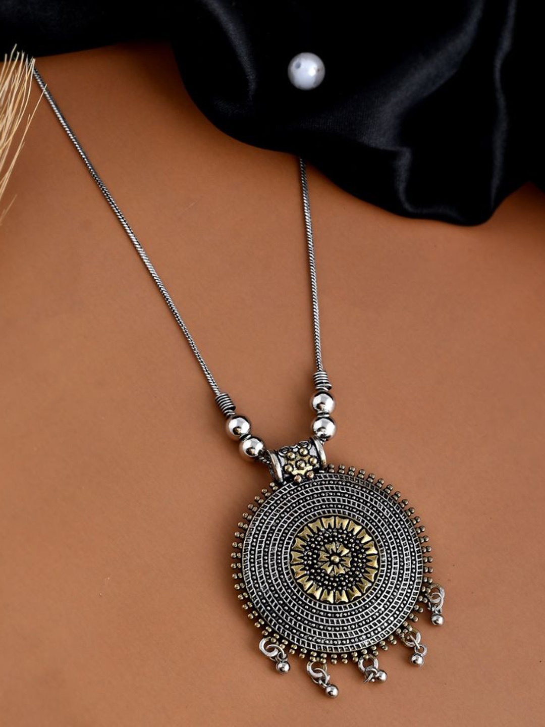 

NAMAN ARTS Gold & Silver Plated Oxidized Necklace