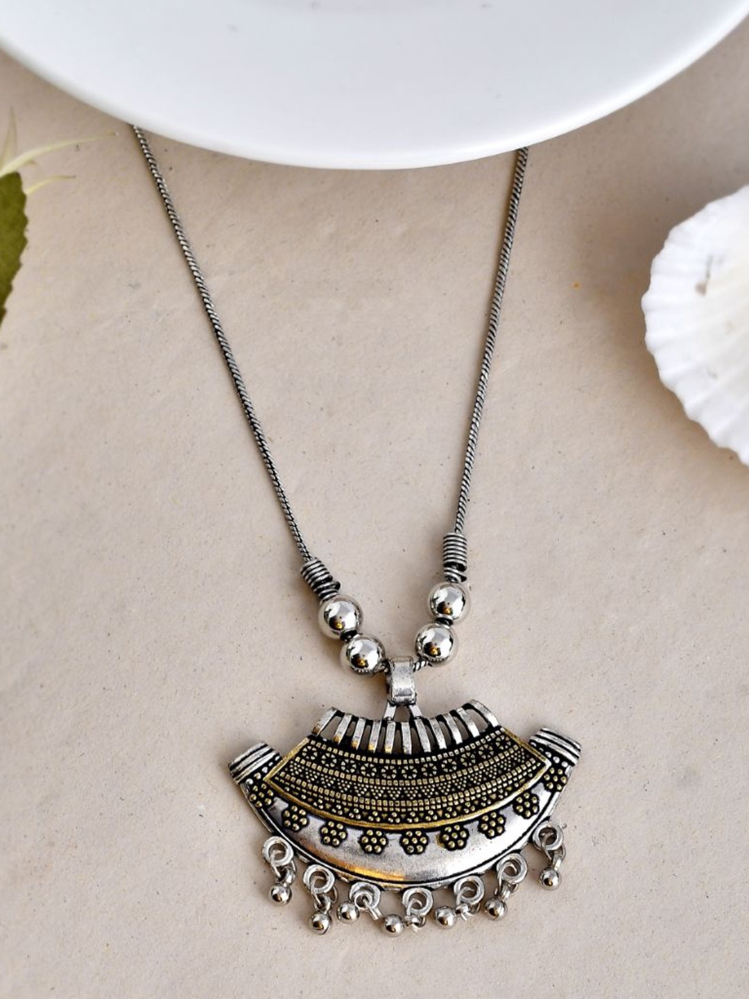 

NAMAN ARTS Silver-Plated Oxidised Necklace