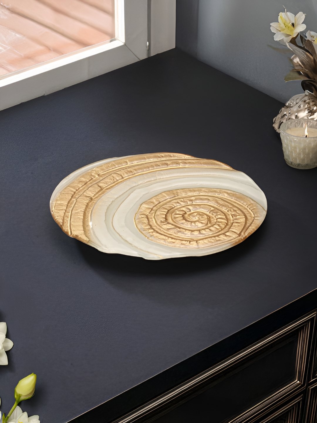 

Troveas White and Gold-Toned Glass Easy to Clean Food Platter