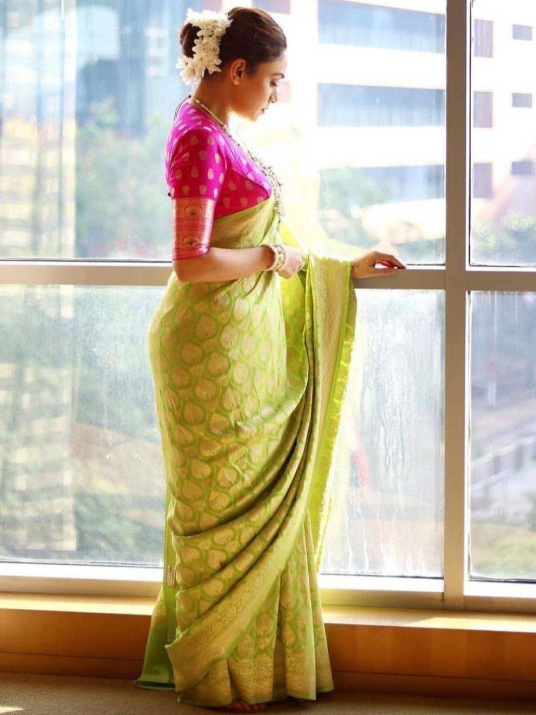 

KALINI Ethnic Motifs Zari Banarasi Saree, Green