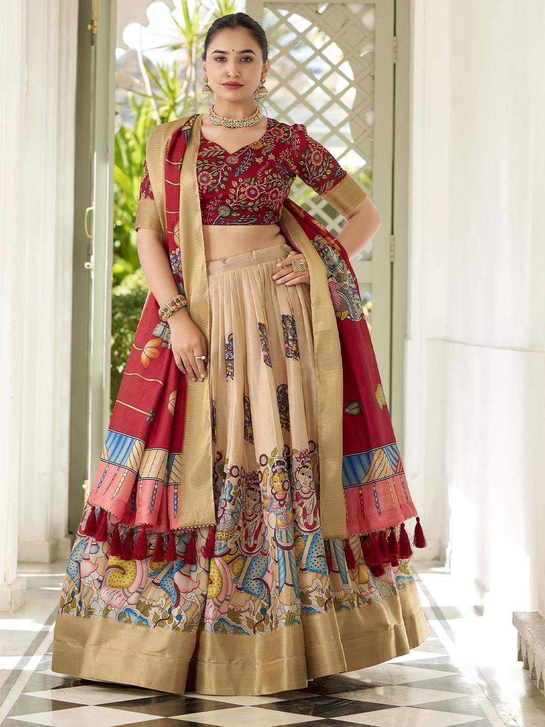 

LOOKNBOOK ART Kalamkari Printed Ready to Wear Lehenga & Unstitched Blouse With Dupatta, Cream