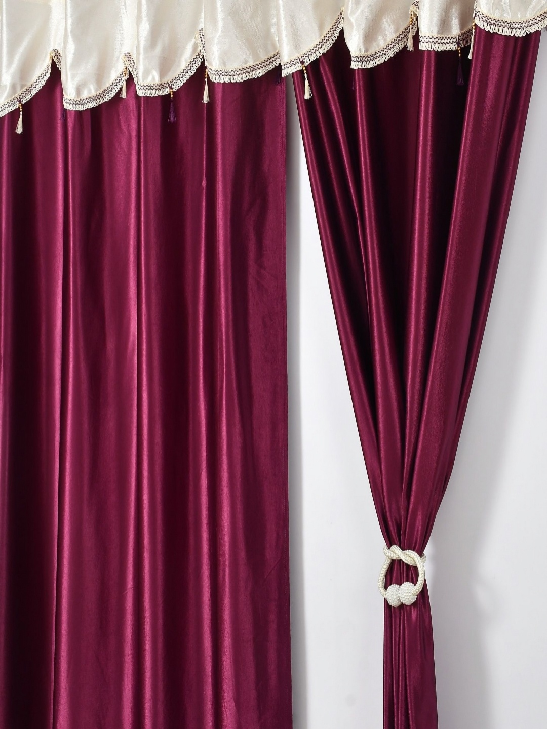 

Aura Burgundy & Cream-Coloured 2 Pieces Window Curtains