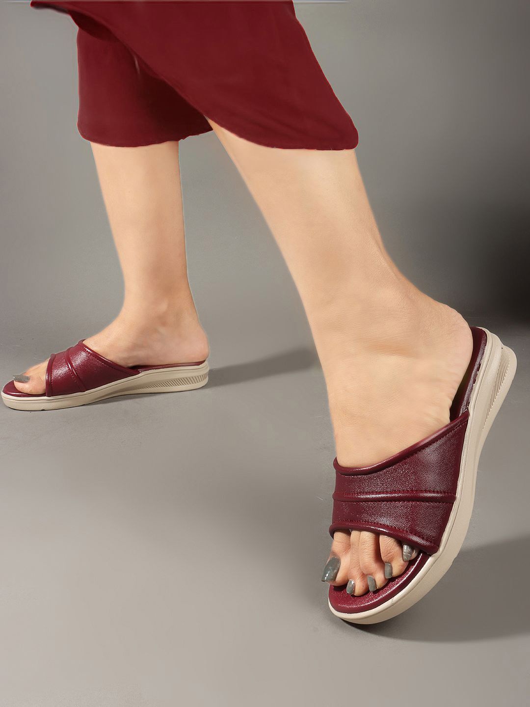 

Mast & Harbour Women Open Toe Flats, Maroon