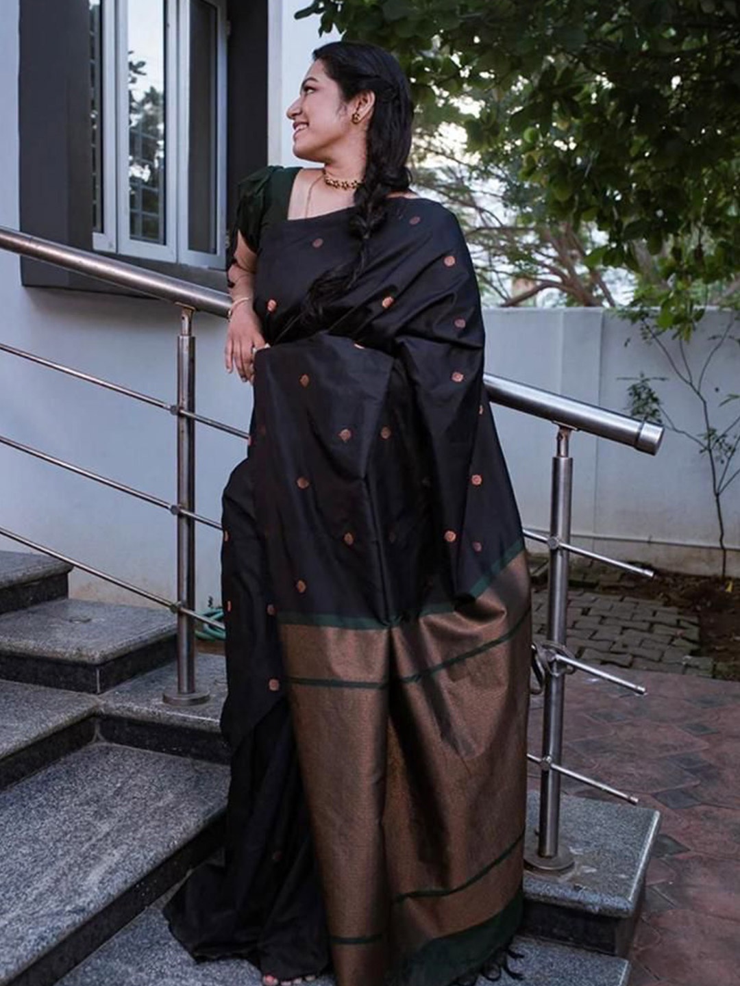 

KALINI Ethnic Motifs Zari Silk Blend Banarasi Saree, Black