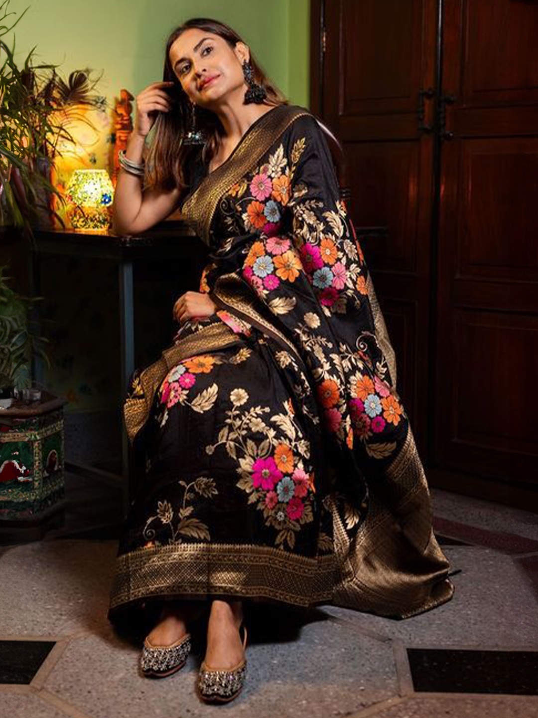 

Fabdeal Woven Design Zari Silk Blend Kanjeevaram Saree, Black