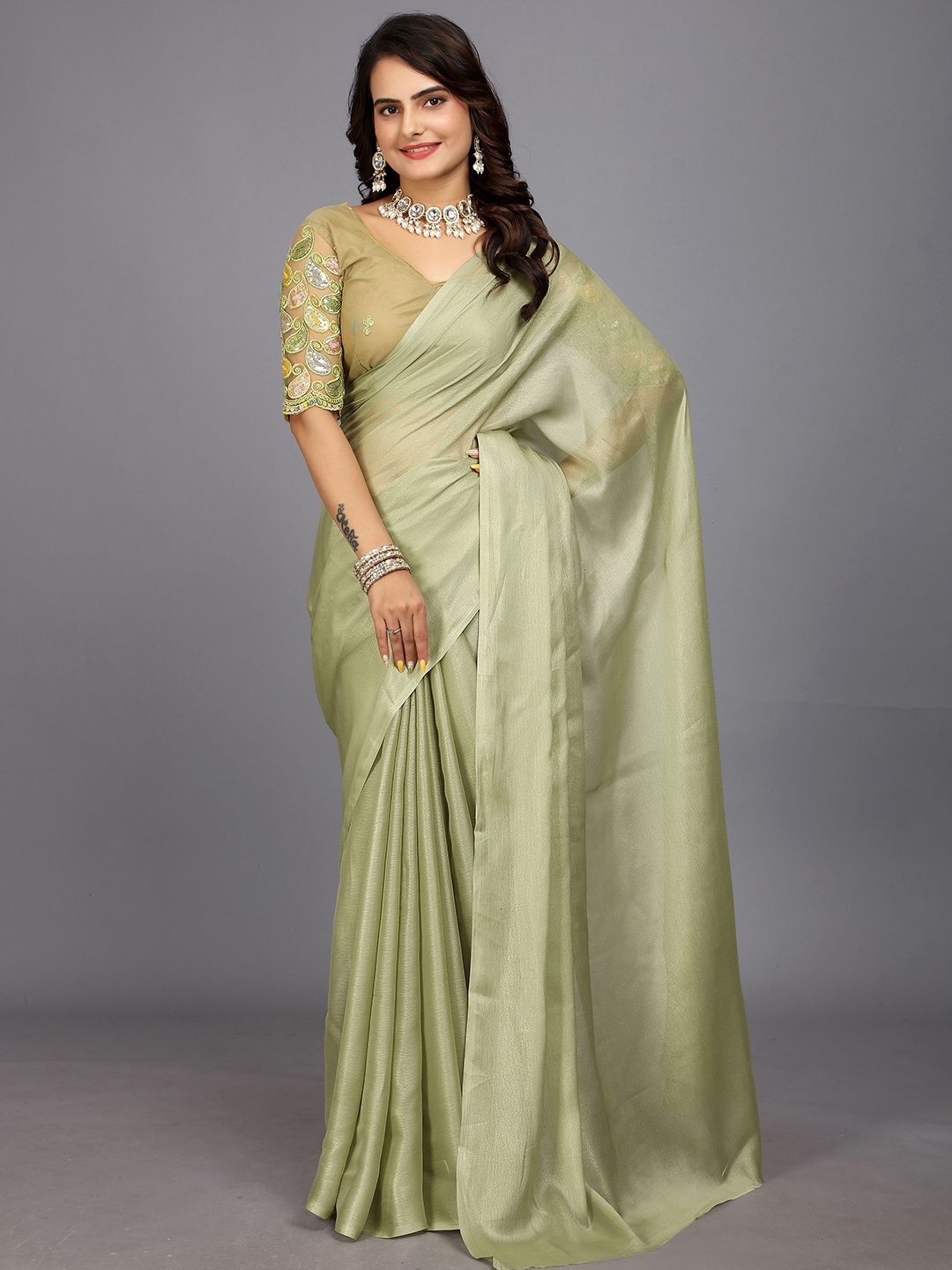 

Rhey Fusion Saree With Embroidered Work Blouse, Green