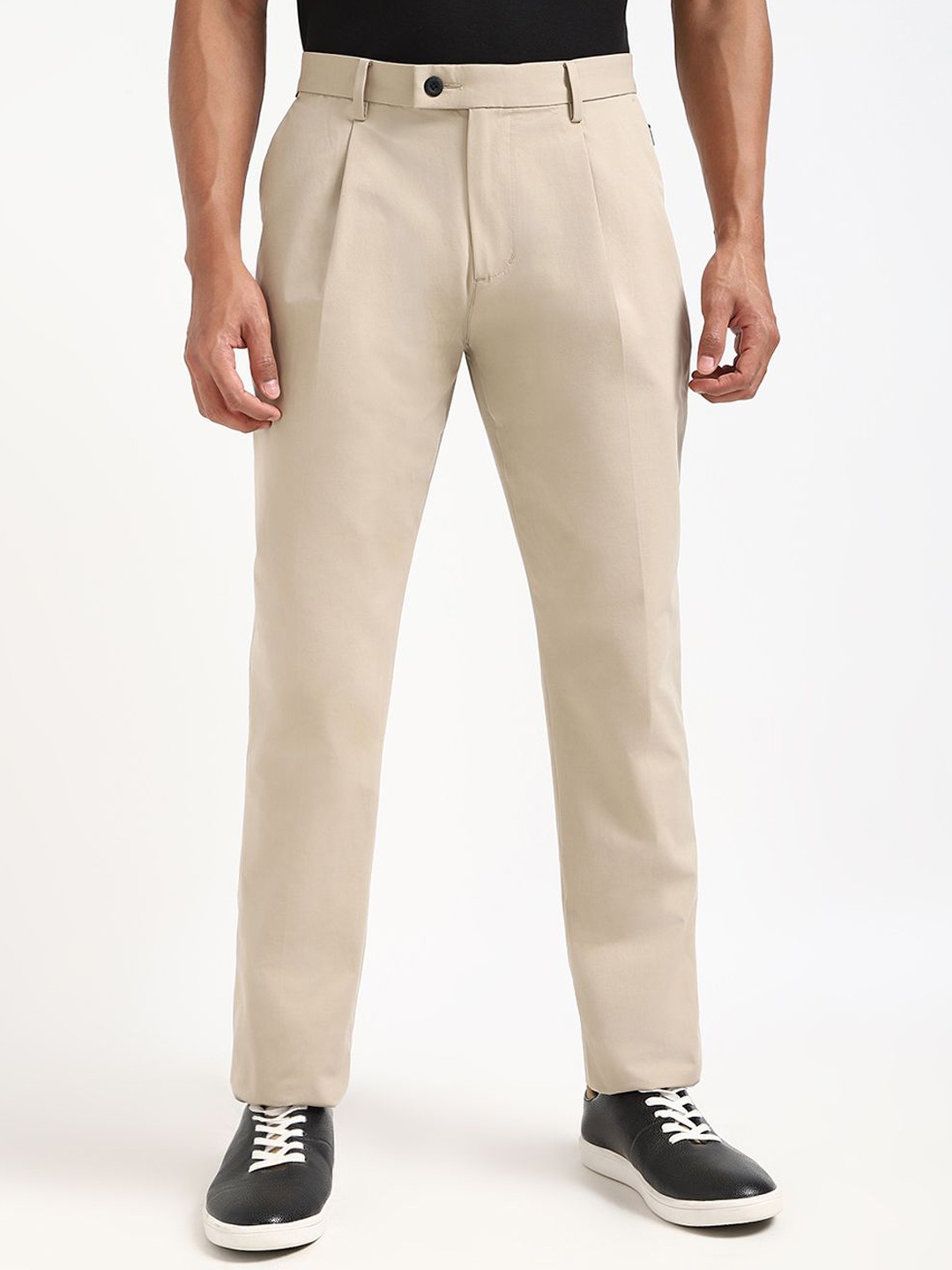 

Tommy Hilfiger Men Pleated Chinos Trousers, Beige