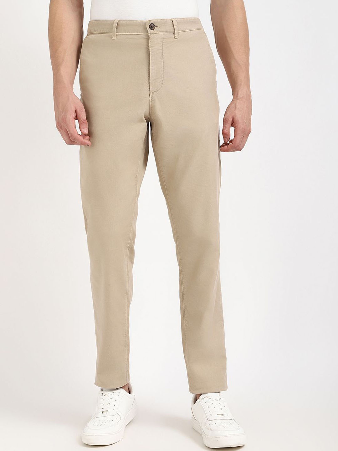 

Tommy Hilfiger Men Regular Fit Mid-Rise Chinos, Beige