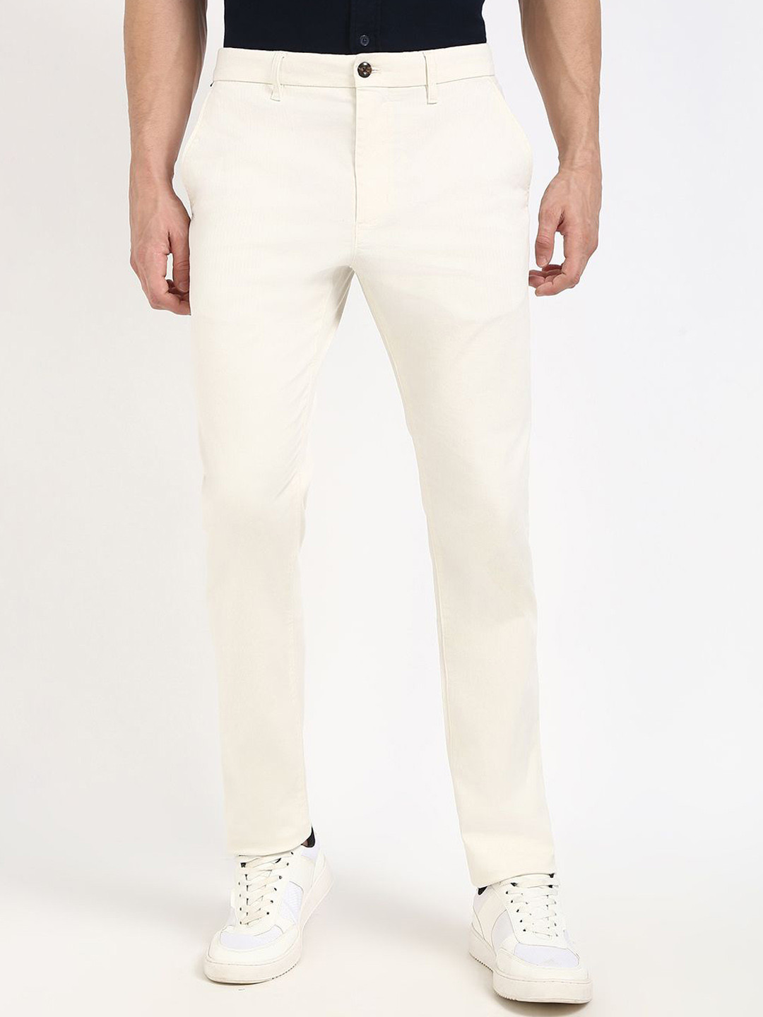 

Tommy Hilfiger Men Regular Fit Mid-Rise Trousers, Off white