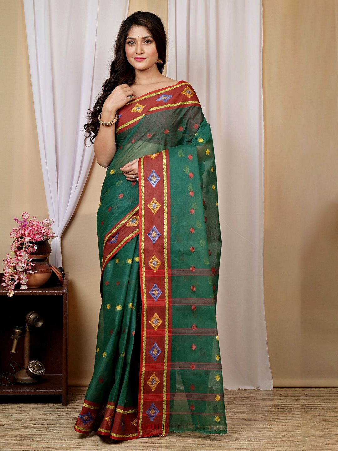 

DipDiya Ethnic Motifs Pure Cotton Handloom Taant Saree, Green