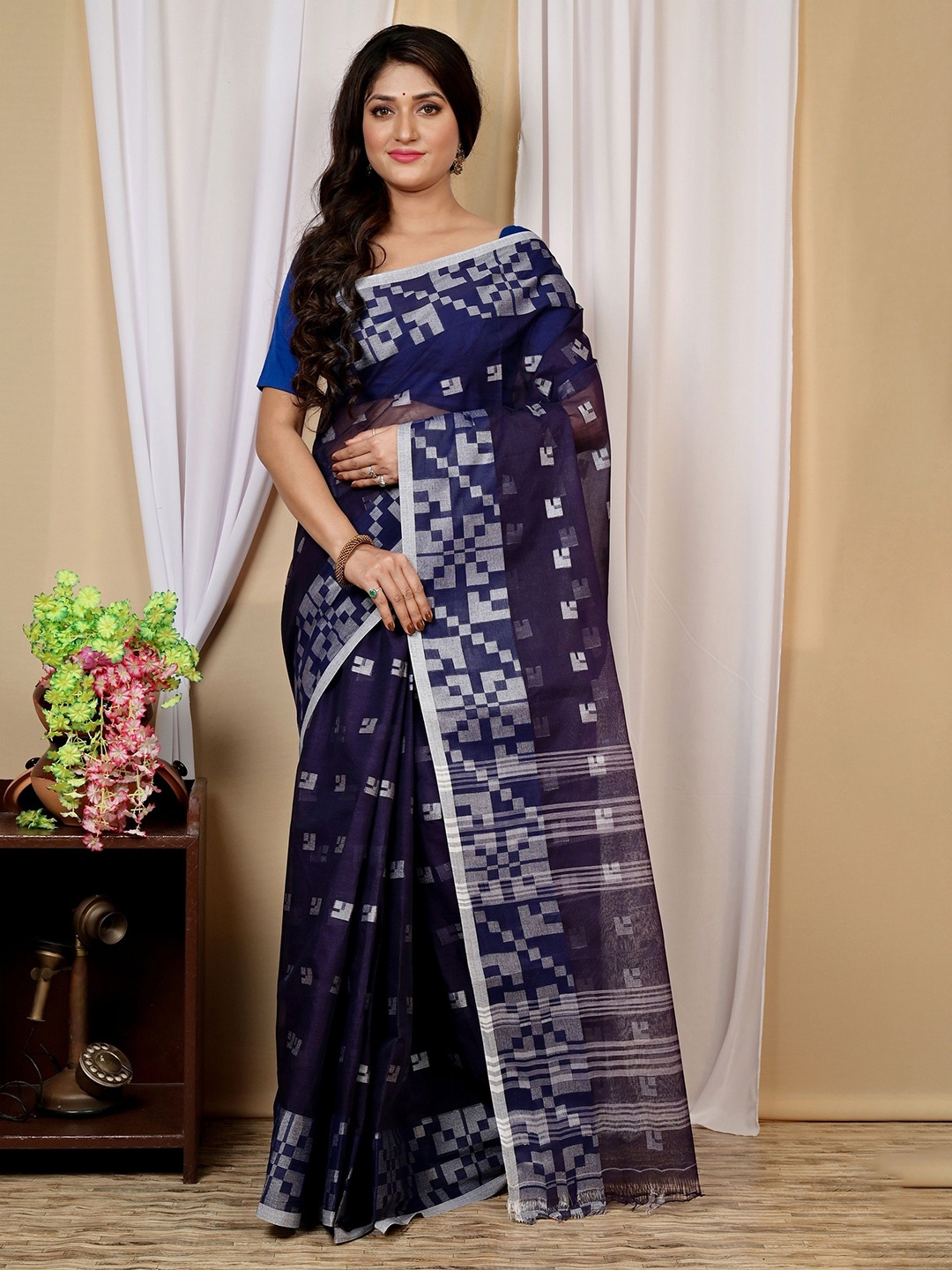 

DipDiya Woven Design Pure Cotton Handloom Taant Saree, Blue