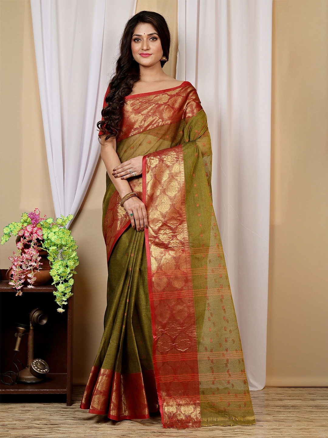 

DipDiya Ethnic Motifs Zari Cotton Handloom Taant Saree, Green