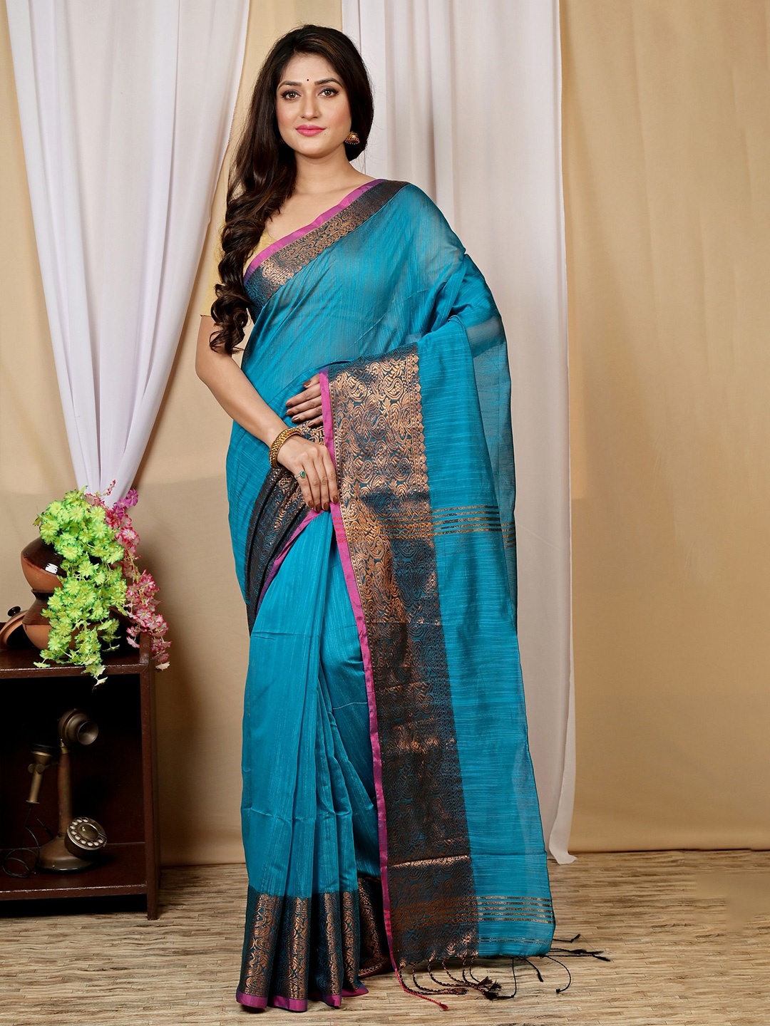 

DipDiya Floral Pure Cotton Handloom Taant Saree, Blue