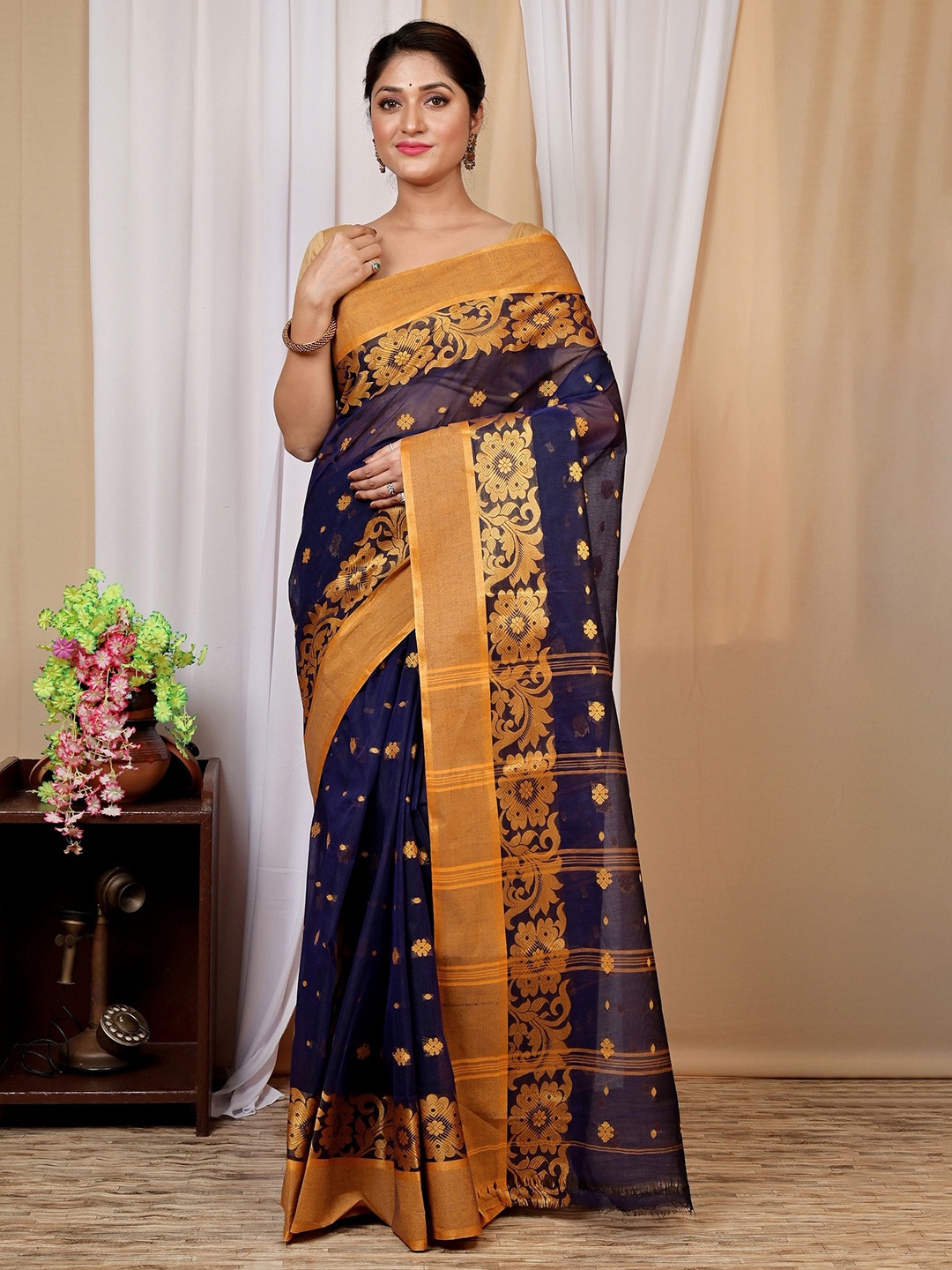 

DipDiya Woven Design Zari Pure Cotton Taant Saree, Navy blue